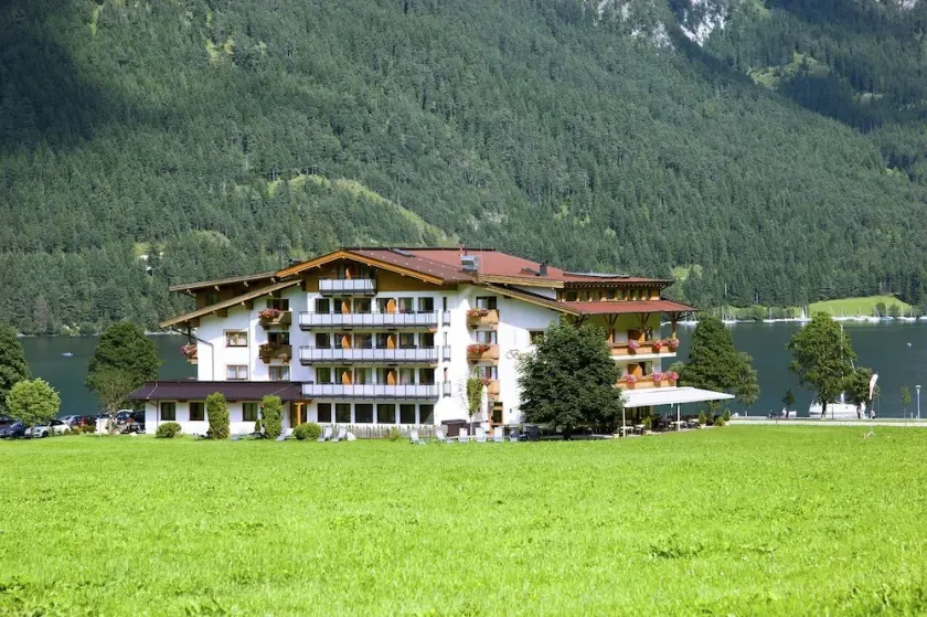 Hotel Pension Bergland - Image 1