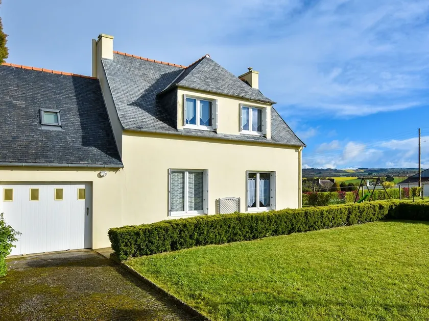 Classic Holiday Home in Saint Nic-pentrez With Fenced Garden - Image 1