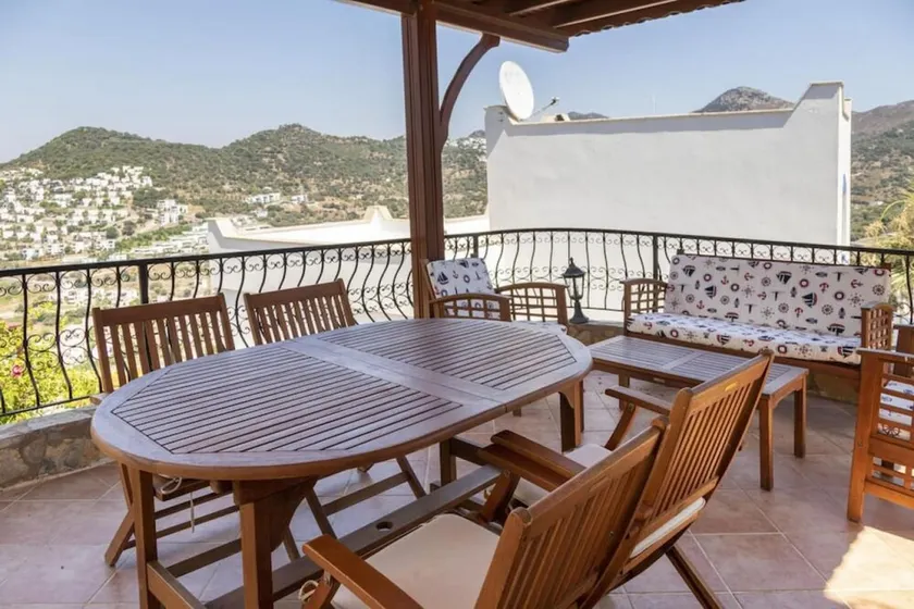 House in the Heart of Yalikavak | 2+1 with Garden - Image 1