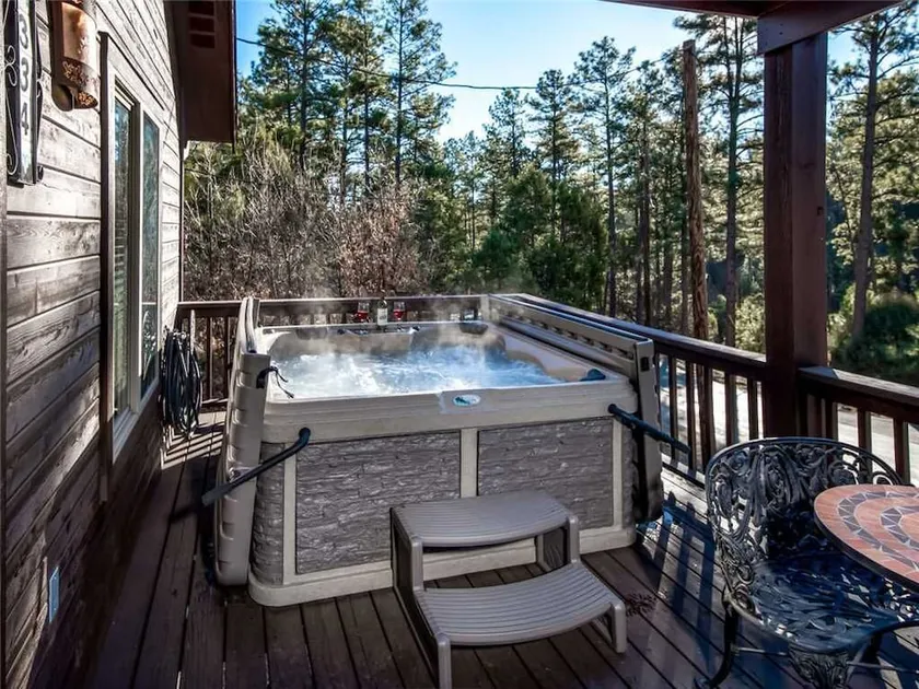 Fifth Dimension, 2 Bedrooms, WiFi, Hot Tub, Game Table, Grill, Sleeps 4 - Image 1