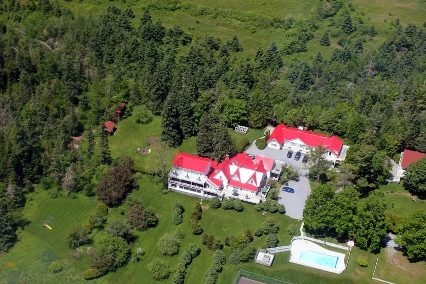 Tara Manor Inn - Image 1