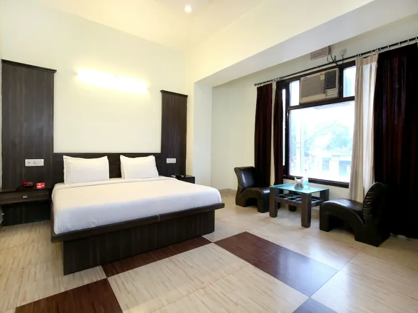 Trumpets Hotel by OYO Rooms - Image 1