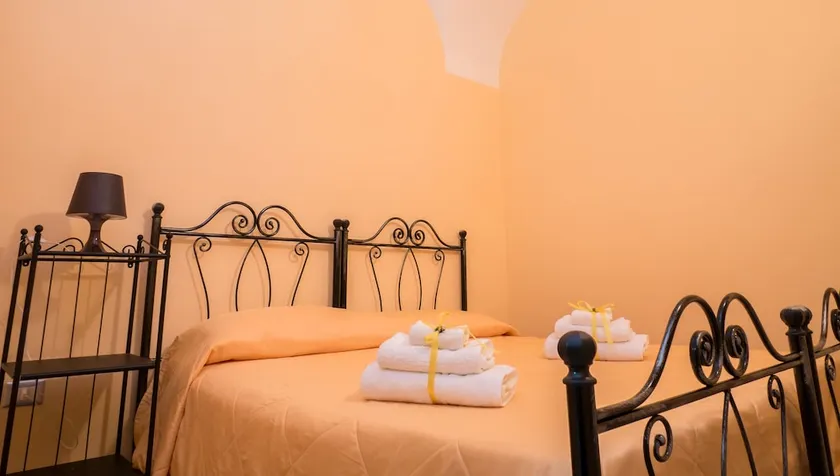 Svegliarsi nei Borghi - Donna Ida - Image 1
