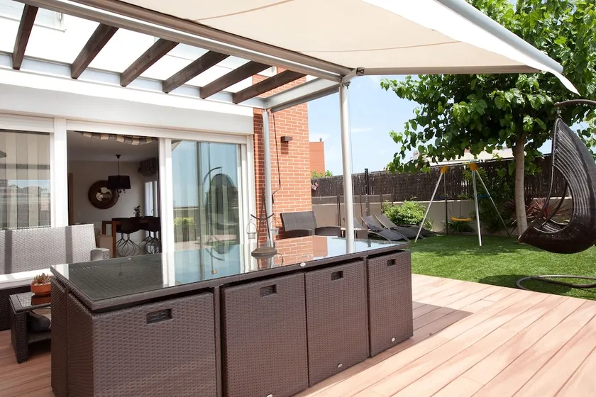 VILLA BARCELONA BEACH 5BD 3BTH POOL GARDEN VIEWS - Image 1