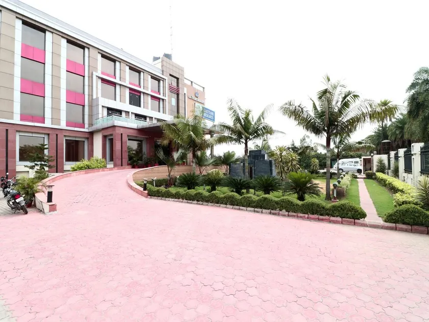 HOTEL GAUTAMI HEIGHTS KASHIPUR - Image 1