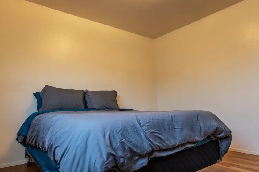 Cozy Richmond Two Bedroom - Image 1