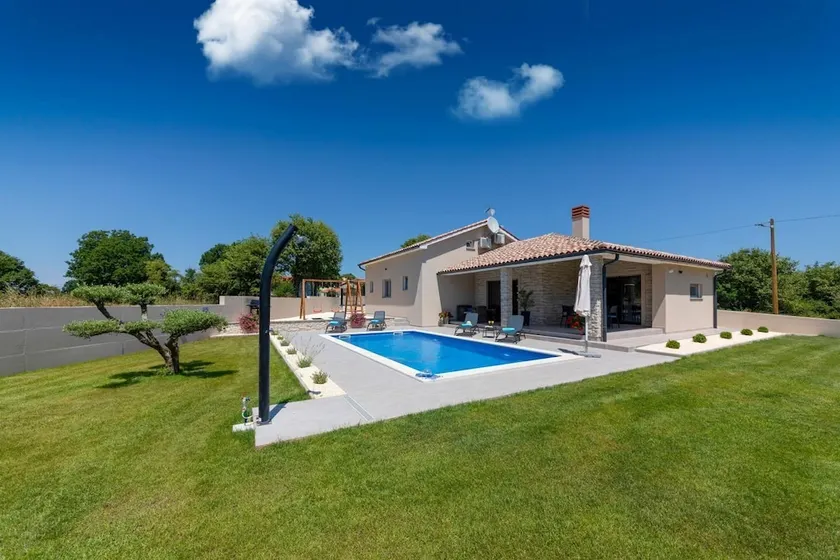 Voll ausgestattetes Ferienhaus mit Grill, Garten und Terrasse | Gartenblick - Image 1