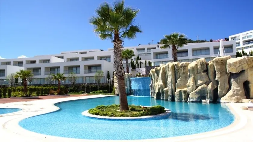 Luxury Apartment with Amazing Sea View - Image 1