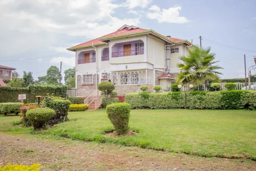 Ivys Inn Guest House - Image 1