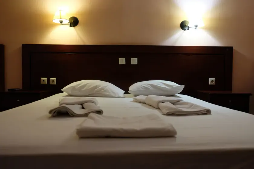 Rovies Hotel - Image 1