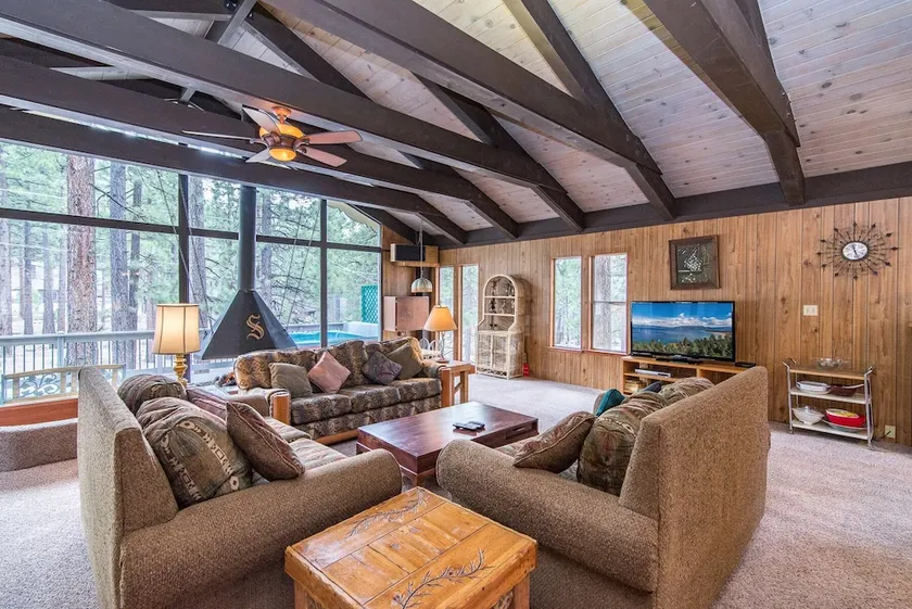 Classic Charm in South Lake Tahoe Views of the Heavenly Mountain Slopes - Image 1