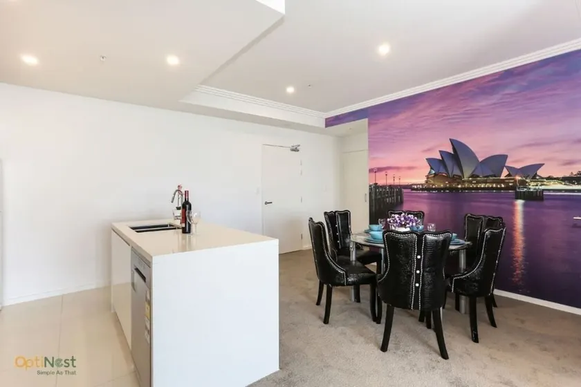 Modern, Spacious Apt@liverpool With Incredible Views - Image 1
