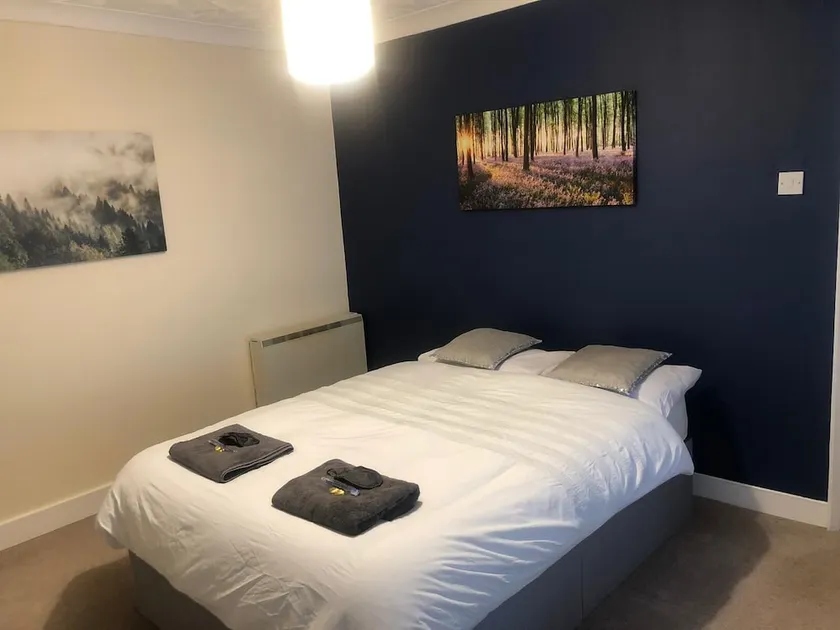 Elegant Rooms in a Quiet Location - Image 1
