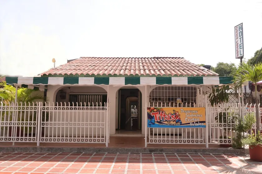 Hotel Vargas Airport - Image 1