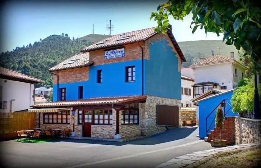Hotel Rural L'Alloru - Image 1