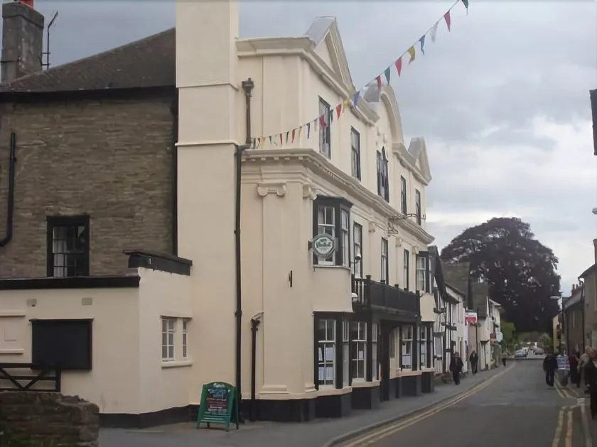 Oxford Arms - Image 1