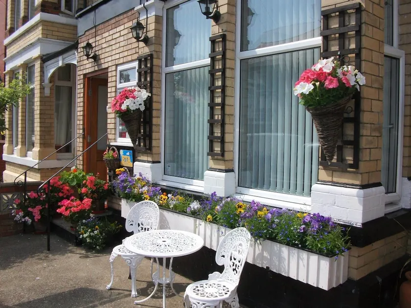 Swandale Guest House - Image 1