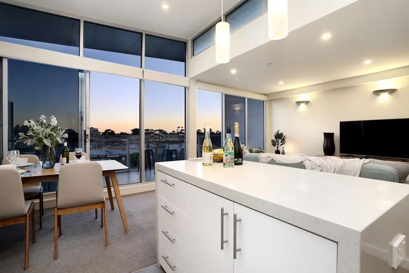 StayCentral Brunswick Penthouse - Image 1