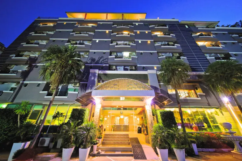 Hi Life Hotel - Image 1