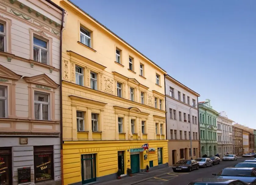 Apartment House Zizkov - Image 1