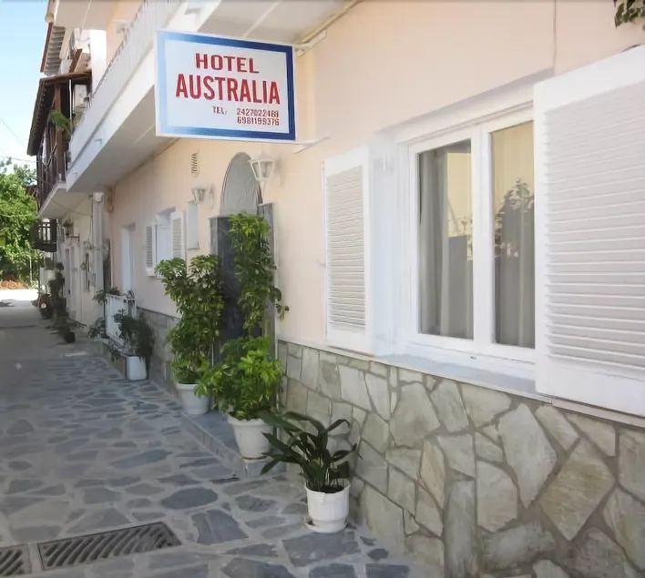 Hotel Australia - Image 1