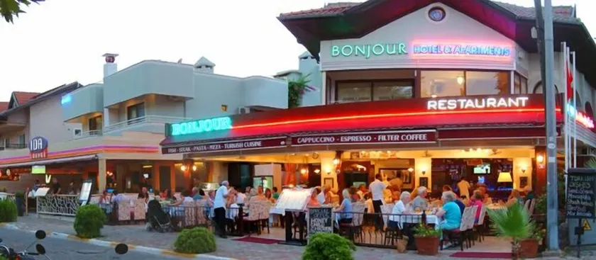 Bonjour Boutique - Image 1