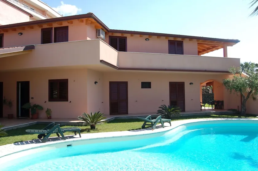 Portorosa Apartments - Image 1