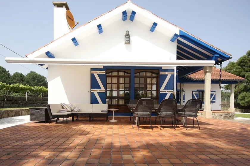 101630 House in Muros - Image 1