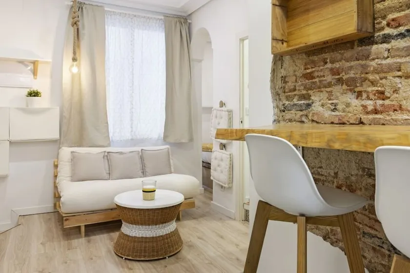 Space-saving Designer Apartment With One Bedroom in Chamberí, Madrid - Image 1