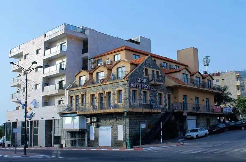 Aviv Hostel - Image 1