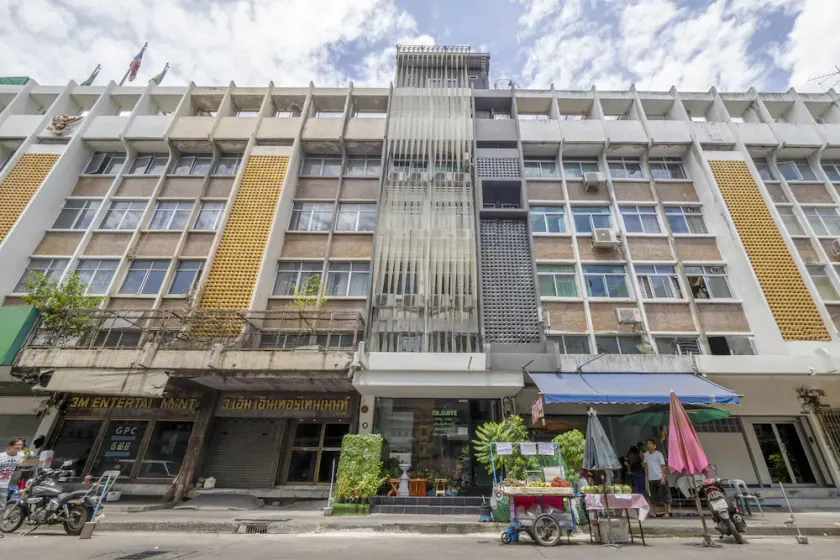 Charurat Suite - Image 1