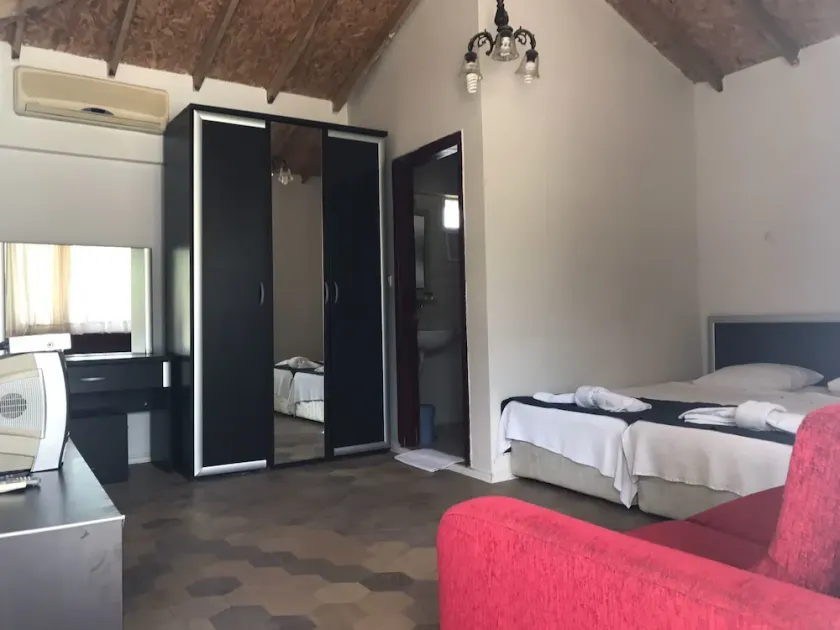 Derby Otel - Image 1