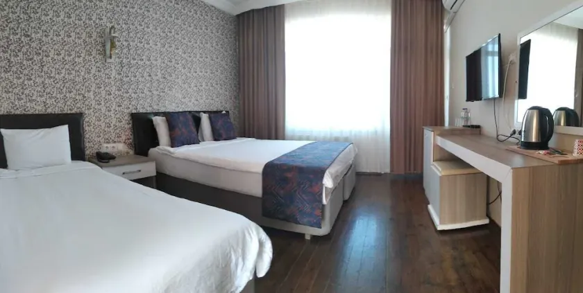 Gardenya Hotel - Image 1
