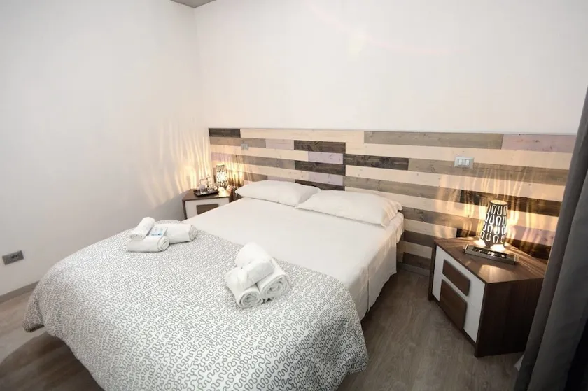 Whatshouse Roma - Image 1