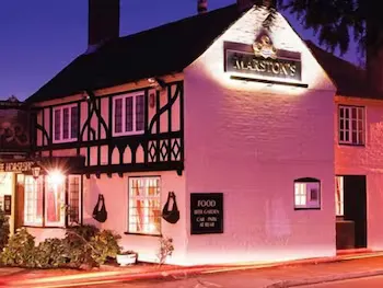 The 3 Horseshoes - Image 1