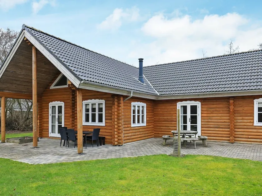 Gorgeous Holiday Home in Vinderup Jutland With Whirlpool - Image 1
