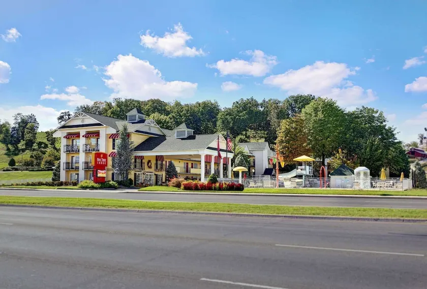 Oak Tree Lodge - Image 1