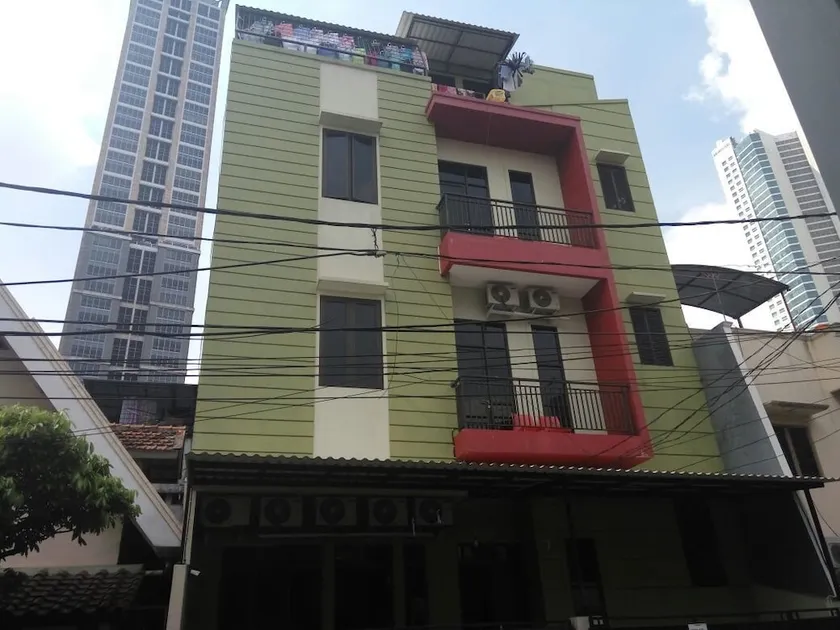 Iresidence Guest House - Image 1