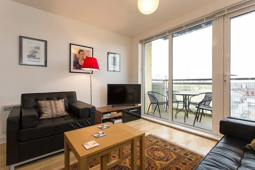 Magnificent 1BR in Historical Greenwich - Image 1