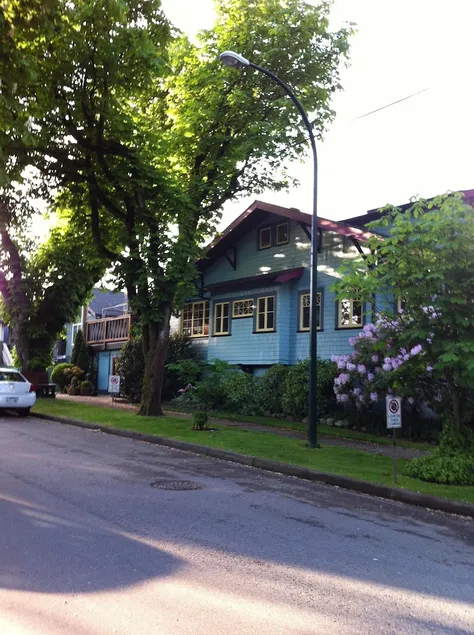 King's Corner - Image 1