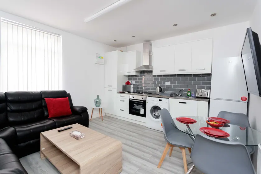Calvin House Apartments - Image 1