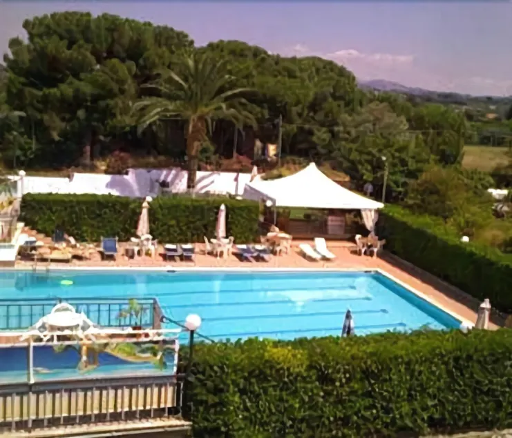 One Park Hotel - Image 1