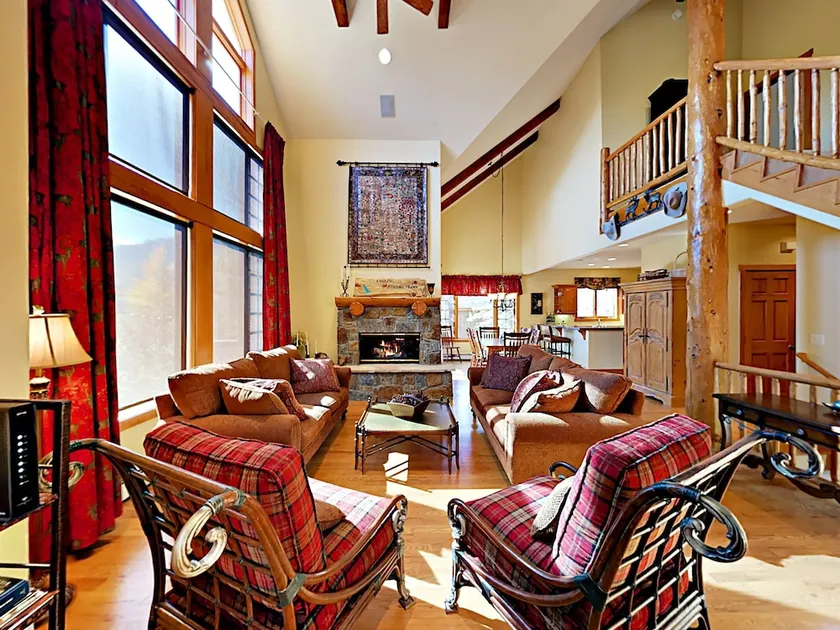 5br/5.5ba W/ Hot Tub - 4 Golf Courses, Near Skiing 4 Bedroom Home - Image 1