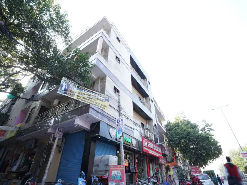 Janak Residency By OYO Rooms - Image 1