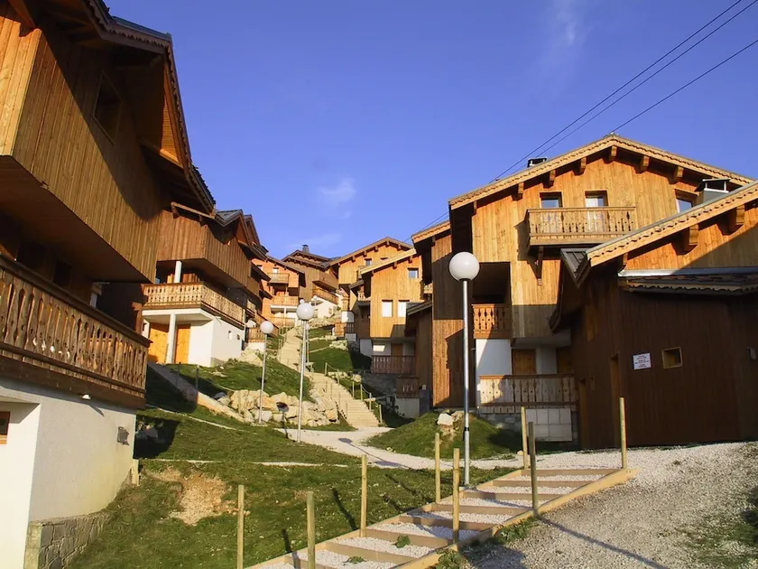 Superb Chalets and Lodges Situated at 2000 m - Image 1