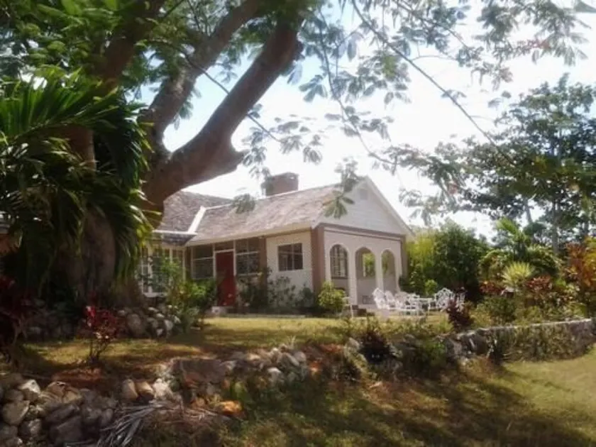 June Plum Bed and Breakfast - Image 1