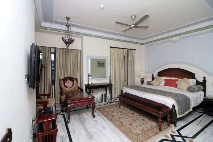 Orient Taj - Image 1