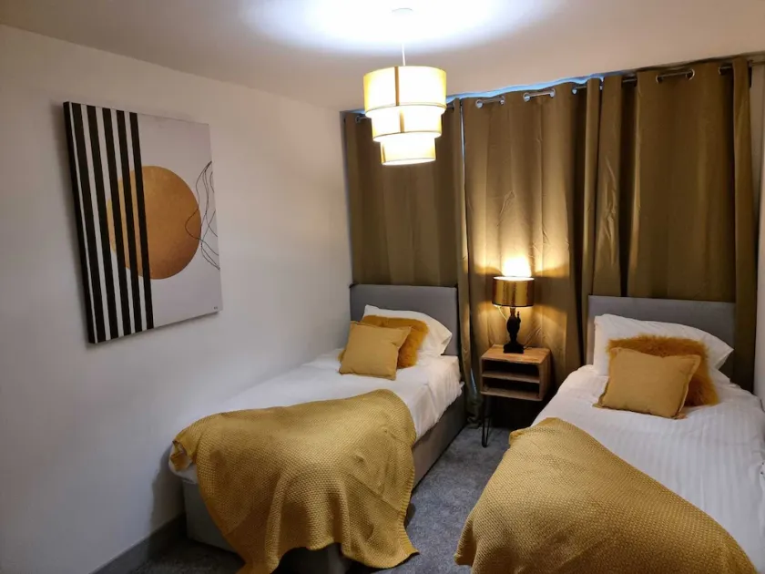 Remarkable 3-bed Apartment in London - Image 1
