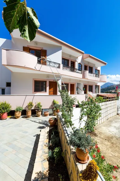 Monopati Apartments - Image 1