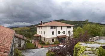 Hotel Santuario Urkiola - Lagunetxea - Image 1